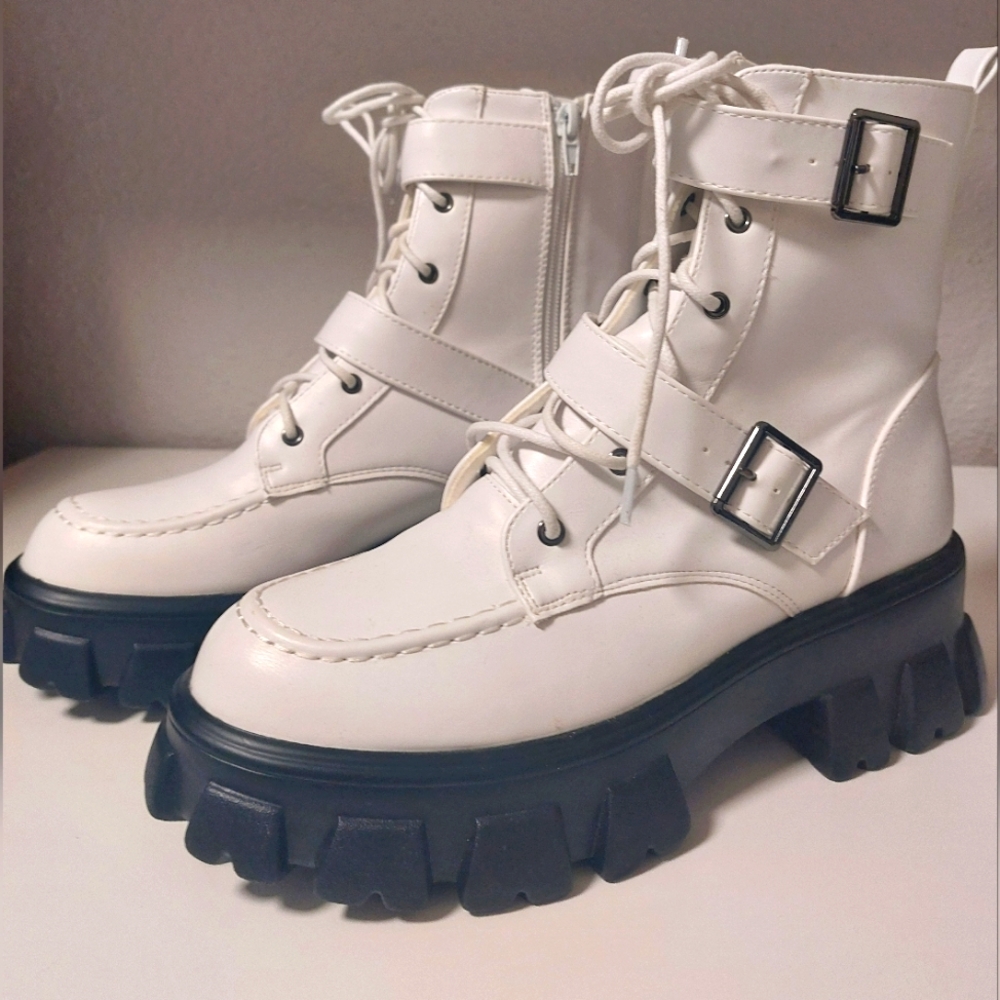 Mudd Combat boots